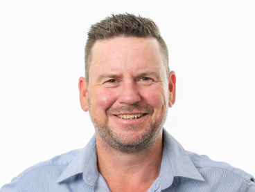 Profile photo of Simon Heuzenroeder